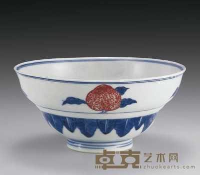 清乾隆 青花釉里红寿桃碗 直径15.2cm